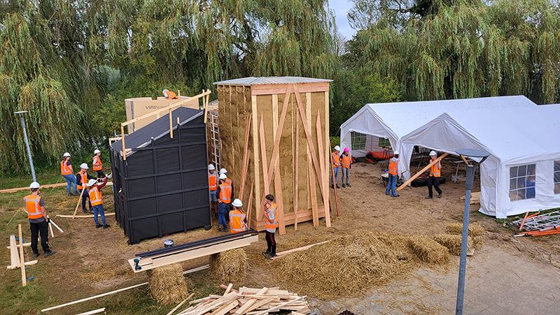 biobased-bouwen-studenten-strobouw